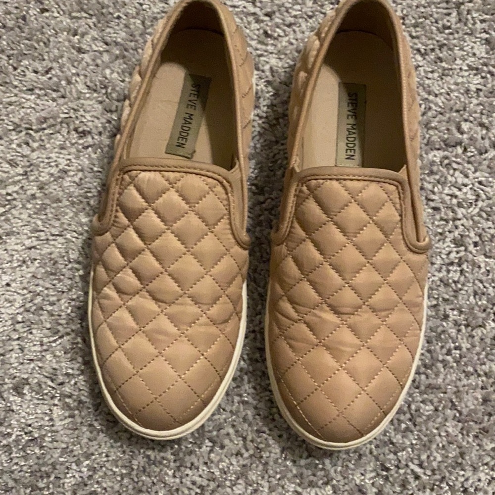 Steve Madden quilted dusty pink slip ons
